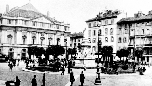Piazza della Scala, Milan, Italy, 1872 (b/w photo)