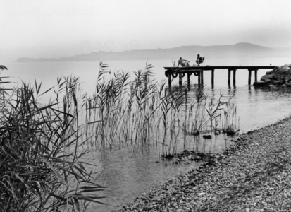 Vacationers at a lake, 1990 (photo)