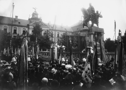 Unveiling of the monument of Emperor Ludwig IV in Munich, 21.06.1905 (b/w photo)
