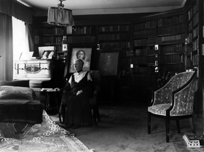 Portrait of Eva Chamberlain-Wagner, 1936 (b/w photo)