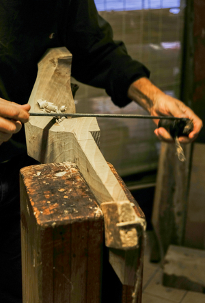 Artisan repairer and manufacturer of g oars, Venice, 2121 (photo)