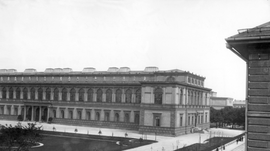 The Alte Pinakothek in Munich (b/w photo)