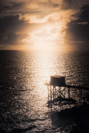 fishing hut facing the sun, 2024 (photo)