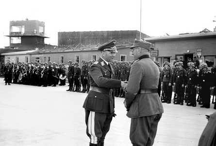 July 1943. The generals Ryter and Tschörner greet …, 1943 (photo)
