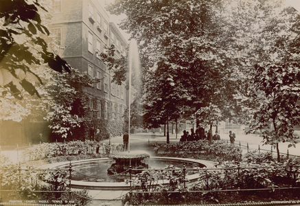 Fountain Court in the Middle Temple (photo)