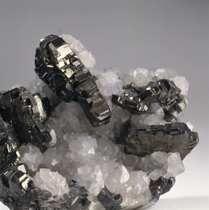 Bournonite (photo)