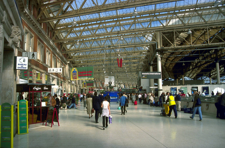 Waterloo Station in London, 1999 (photo)