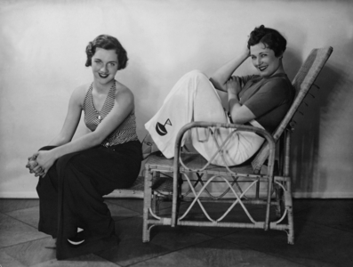 Olga Chekhova and her daughter, 1935 (b/w photo)