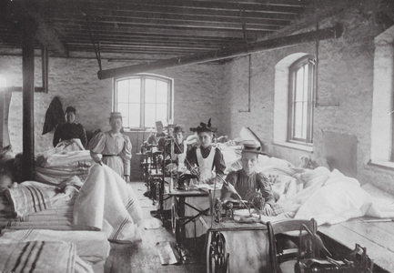 Witney Woollen Mills: "Whipping" (b/w photo)