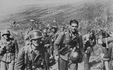 German Infantry in Russia, 1942, (b/w photo)