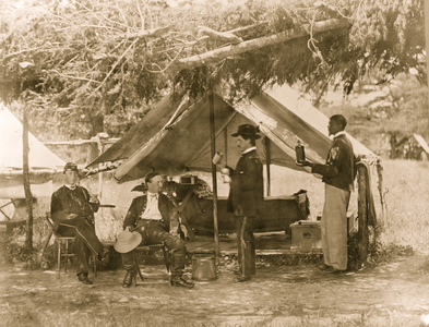 Maj. H.H. Humphrey and others 1863 (photo)