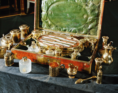 Necessaire de Napoleon I. - Napoleon' s toilet set ...