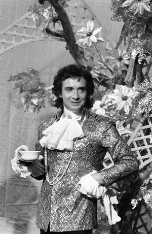 Michel Sardou during TV Programme March 2, 1982 (photo)
