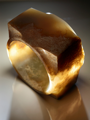 Jade Chinese Qing dynasty archaistic cong with opening aperture with collar in the co…, 2015 (photo)
