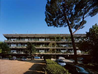 Contemporary architecture : Central block - Residential unit INA casa - Tuscolano III, Rome, 1950-1954