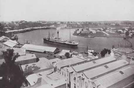 Brisbane: Petrie's Bight and Kangaroo Point (b/w photo)