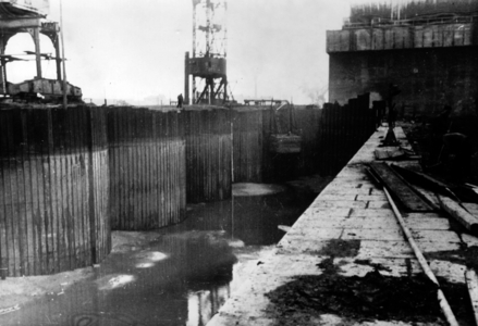 II. WK, Kriegsmarine, submarine bunker, 1942 (photo)