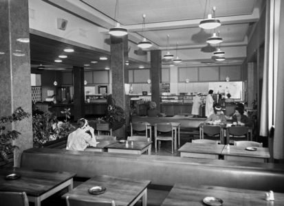 Oslo 19621127. The canteen in the old National Hospital in Oslo (the Empire Quarter at Hammersborg Torg), …, 1962 (photo)
