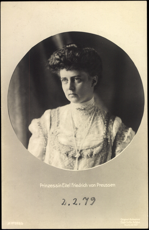 Ak Princess Eitel Frederick of Prussia, Pearl Necklace (b/w photo)