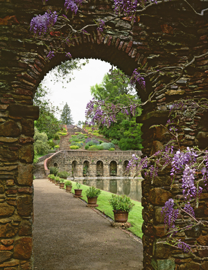 View of the Roman Water Garden, Green Gables, California (photo)