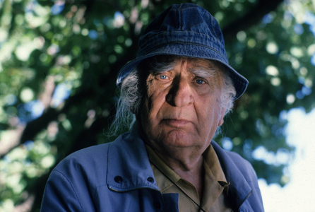 Jacques Herold (1910-1987) surrealist painter and sculptor, here in august 1986 in Lacoste (Vaucluse, France)