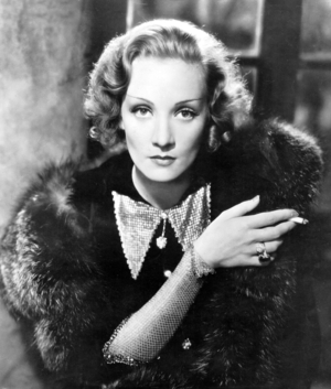 Marlene Dietrich (b/w photo)