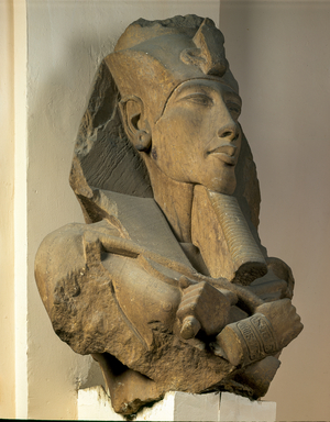 Buste of Akhenhaton, Arenaria, Karnak, XVIII Dynasty (sculpture)
