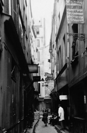 Alley in Paris, 1929 (b/w photo)