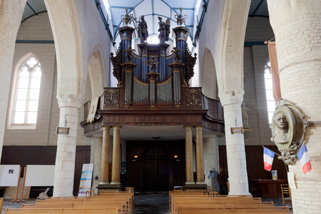 Interior, nave and organ