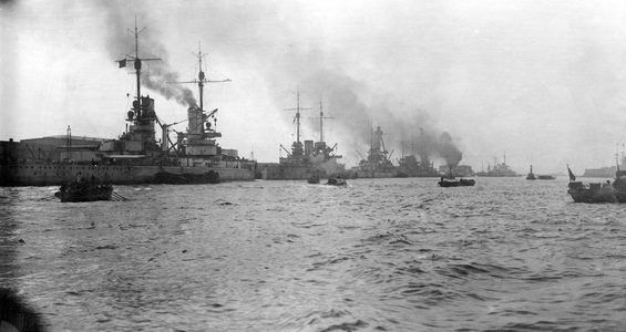 First World War: German High Seas Fleet waiting in their home bases (b/w photo)