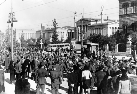 II. WK, English prisoners of war in Greece 1943 (photo)