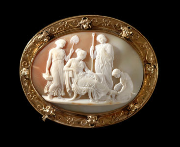Brooch, c.1860 (shell cameo, mounted in gold)
