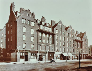 Webber Row Estate: front elevation, London, 1909 (photo)