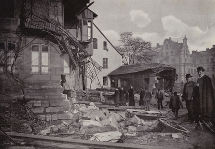 Flooding in Nuremberg, 5 February 1909 (b/w photo)