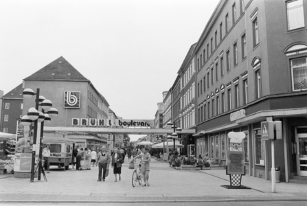 Brühl 09 09 1991, Chemnitz, Brühl Boulevard, shopping mile Chemnitz Saxony FRG …, 1991 (photo)