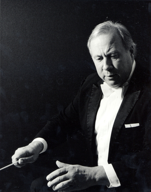 Neeme Jarvi conducting in