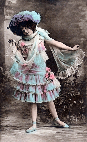Gabrielle de Vere, dancer at Scala theatre, Postcard, c. 1909