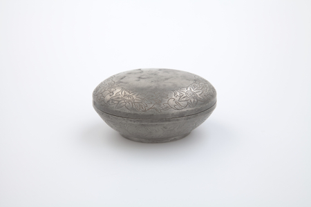 Toilet box with lid (pewter)
