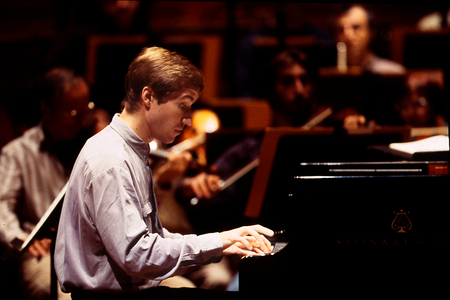 Nikolaï Lugansky - Russian pianist born in 1972 - Paris 2001 reharsing with l'Orchestre de Paris