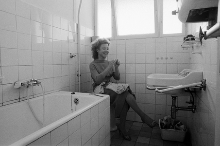 Views of a clown, 1975 (photo)