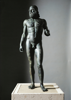 Bronze statue of a man with headband, More than life-size, found … (photo)