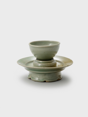 Cup and stand, first half 12th century (Stoneware with celadon glaze)