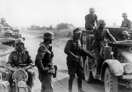 Advanced detachment of the Wehrmacht in Lithuania, 1941 (b/w photo)