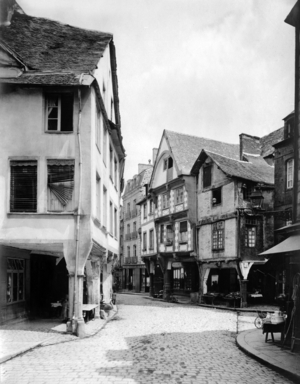 Dinan (Brittany, France) : old houses