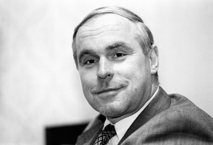 Consumer protection in the former GDR: Thomas Reuter in Berlin ..., 1991 (photo)