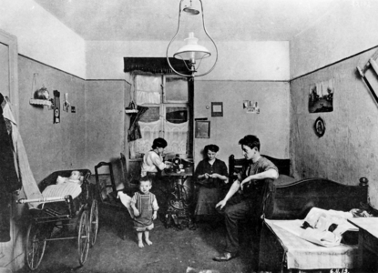 Imperial period - housing misery 1913 (photo)