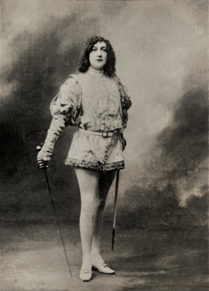 Portrait of the French artist Marguerite Moreno ( 1871 , 1948 ) (photograph)