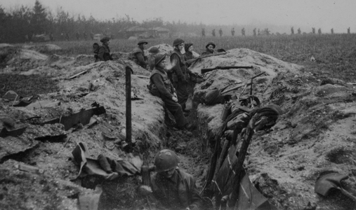 Soldiers in the Trenches, 1916 (b/w photo)
