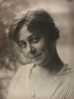 Gladys Shields, slight smile, tilted head, c.1910s (matte warm-toned silver gelatin print) 