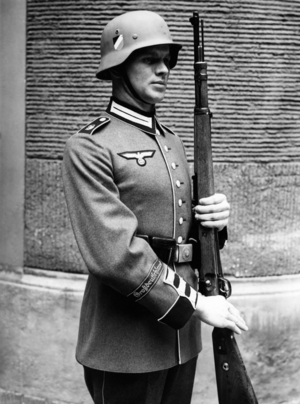 The new uniform of the Infantry Regiment "Grossdeutschland", 1939 (b/w photo)